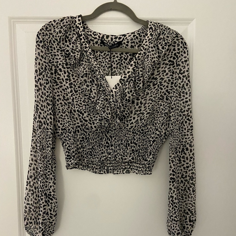 NWT ZARA LEOPARD CROPPED V NECK BLOUSE- Size Large